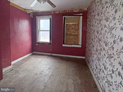 Bedroom - 2029 Annapolis Rd, Baltimore, MD 21230 photo 1 of 3