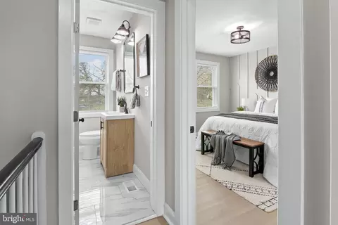Entry Way - 5907 Leith Walk, Baltimore, MD 21239 photo 6 of 9