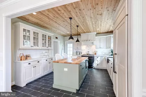 Kitchen - 106 Goodale Rd, Baltimore, MD 21212 photo 2 of 10