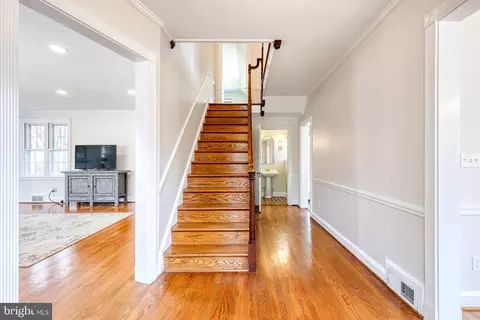 Entry Way - 106 Goodale Rd, Baltimore, MD 21212 photo 2 of 5