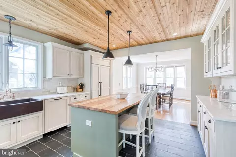 Kitchen - 106 Goodale Rd, Baltimore, MD 21212 photo 9 of 10