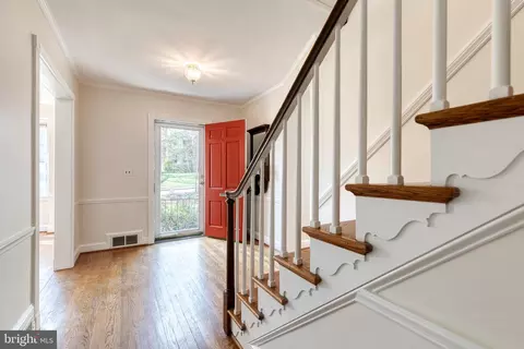 Entry Way - 106 Goodale Rd, Baltimore, MD 21212 photo 3 of 5