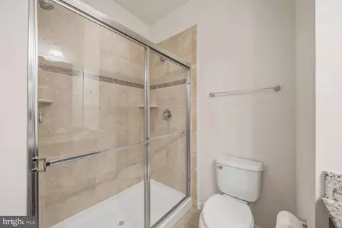 Bath - 738 S Macon St, Baltimore, MD 21224 photo 3 of 4