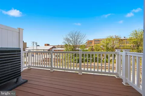 Exterior - 738 S Macon St, Baltimore, MD 21224 photo 2 of 3