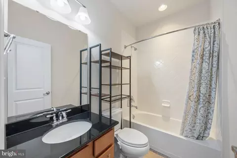 Bath - 738 S Macon St, Baltimore, MD 21224 photo 4 of 4