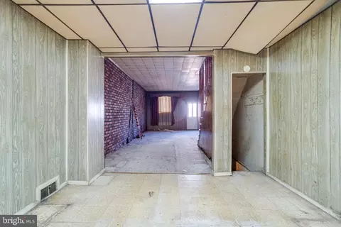 Entry Way - 38 S Curley St, Baltimore, MD 21224 photo 10 of 15