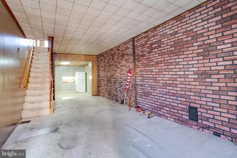 Entry Way - 38 S Curley St, Baltimore, MD 21224 photo 1 of 15