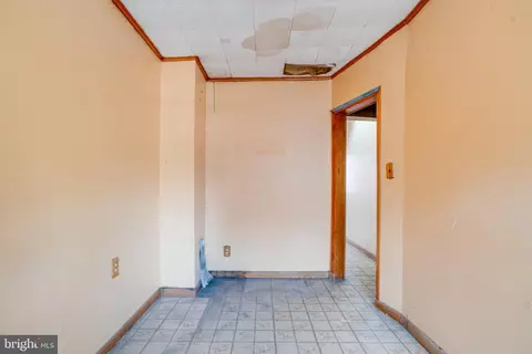 Entry Way - 38 S Curley St, Baltimore, MD 21224 photo 15 of 15