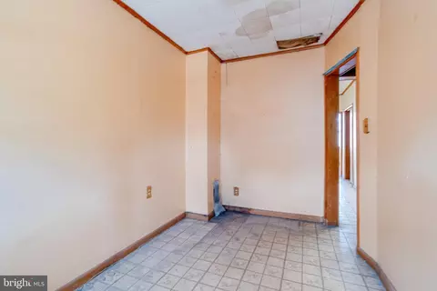 Entry Way - 38 S Curley St, Baltimore, MD 21224 photo 14 of 15