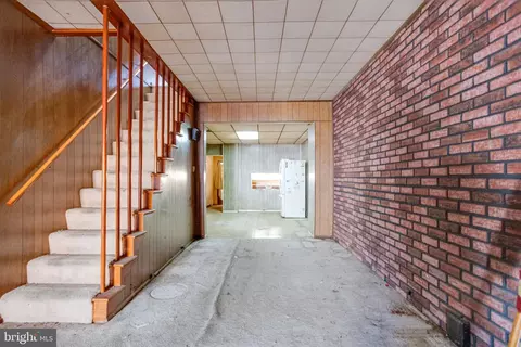 Entry Way - 38 S Curley St, Baltimore, MD 21224 photo 5 of 15