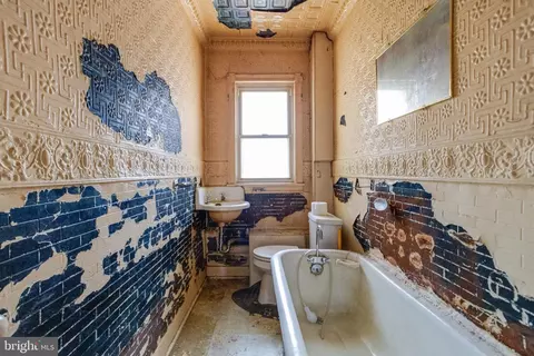 Bath - 38 S Curley St, Baltimore, MD 21224 photo 2 of 2