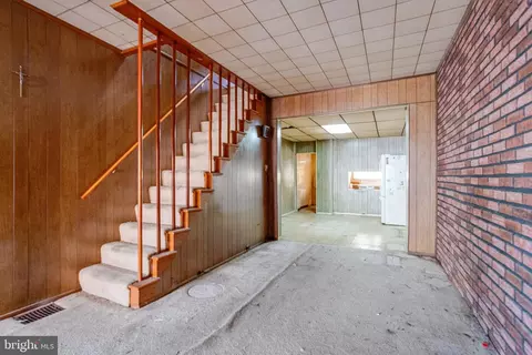 Entry Way - 38 S Curley St, Baltimore, MD 21224 photo 6 of 15