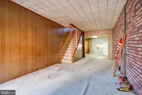 Entry Way - 38 S Curley St, Baltimore, MD 21224 photo 3 of 15