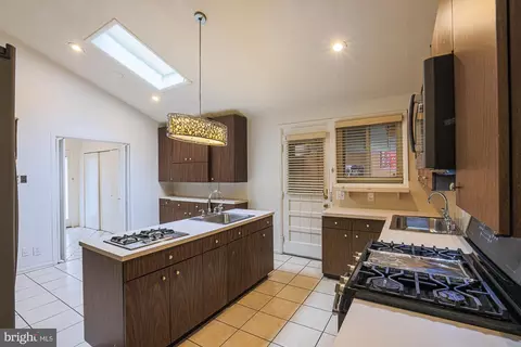 Kitchen - 5919 Winner Ave, Baltimore, MD 21215 photo 5 of 6