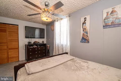 Bedroom - 2929 Mallview Rd, Baltimore, MD 21230 photo 2 of 5