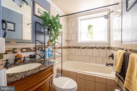 Bath - 2929 Mallview Rd, Baltimore, MD 21230 photo 1 of 2