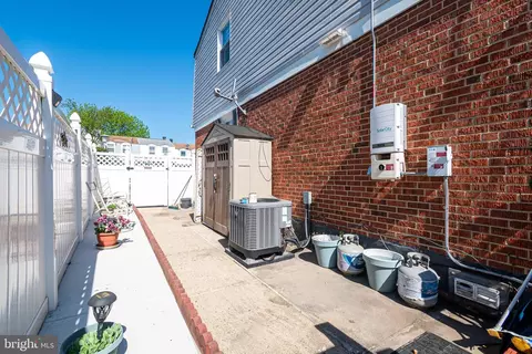 Exterior - 2929 Mallview Rd, Baltimore, MD 21230 photo 6 of 6
