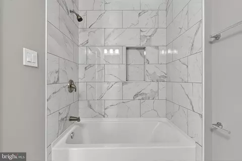Bath - 320 S Pulaski St, Baltimore, MD 21223 photo 5 of 9