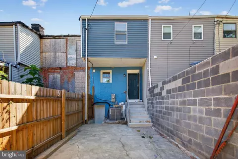 Exterior - 320 S Pulaski St, Baltimore, MD 21223 photo 2 of 5