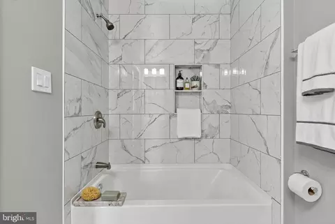Bath - 320 S Pulaski St, Baltimore, MD 21223 photo 8 of 9