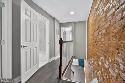 Entry Way - 320 S Pulaski St, Baltimore, MD 21223 photo 7 of 11