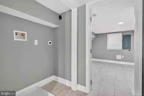 Entry Way - 320 S Pulaski St, Baltimore, MD 21223 photo 11 of 11
