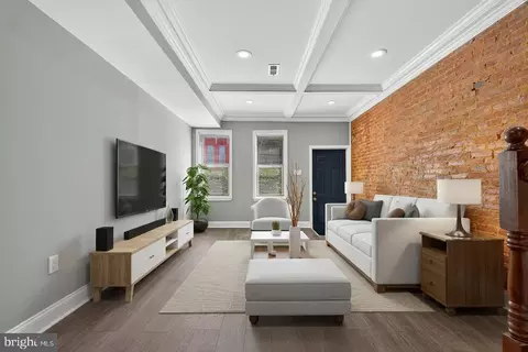 Living - 320 S Pulaski St, Baltimore, MD 21223 photo 1 of 2