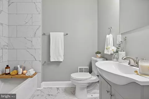 Bath - 320 S Pulaski St, Baltimore, MD 21223 photo 2 of 9
