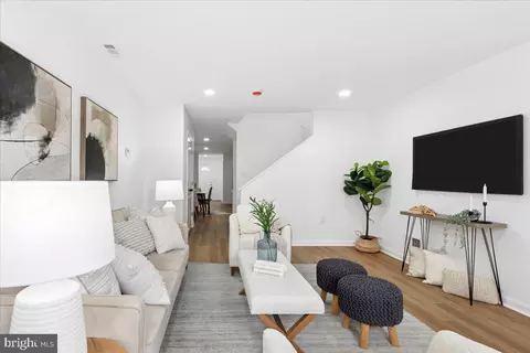 Entry Way - 822 E North Ave, Baltimore, MD 21202 photo 1 of 6