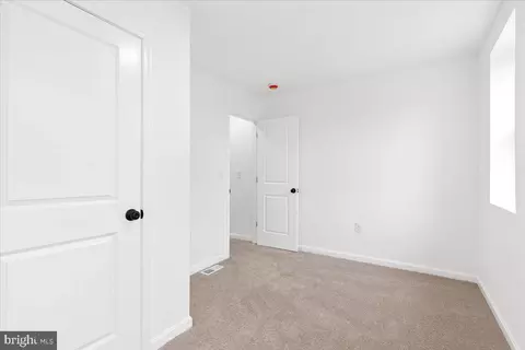 Entry Way - 822 E North Ave, Baltimore, MD 21202 photo 3 of 6