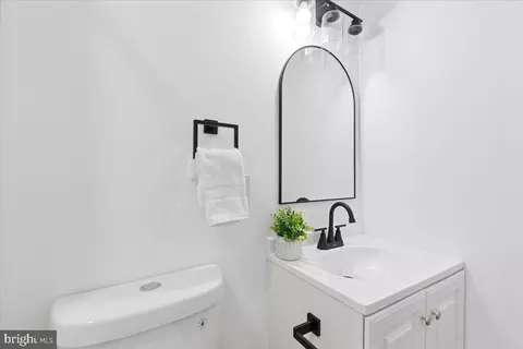 Bath - 822 E North Ave, Baltimore, MD 21202 photo 3 of 8