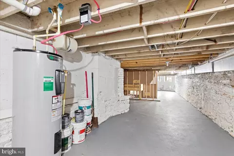 Entry Way - 822 E North Ave, Baltimore, MD 21202 photo 6 of 6