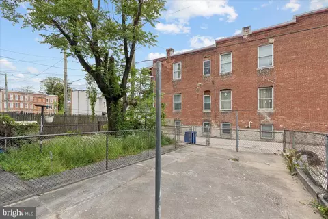 Exterior - 822 E North Ave, Baltimore, MD 21202 photo 4 of 5