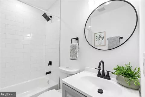 Bath - 822 E North Ave, Baltimore, MD 21202 photo 4 of 8