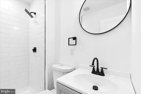 Bath - 822 E North Ave, Baltimore, MD 21202 photo 7 of 8