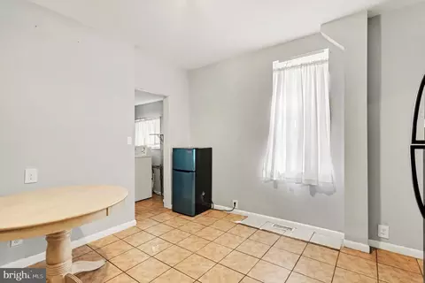 Entry Way - 1707 Harman Ave, Baltimore, MD 21230 photo 3 of 4