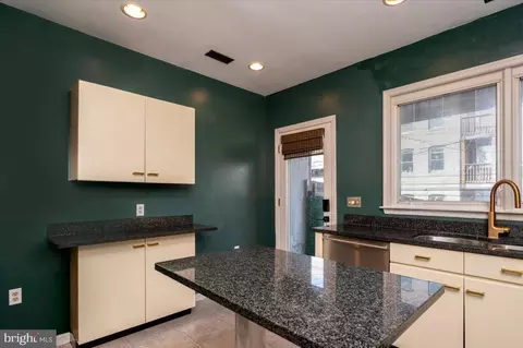 Kitchen - 1450 Riverside Ave, Baltimore, MD 21230 photo 3 of 3