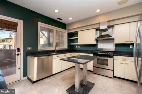 Kitchen - 1450 Riverside Ave, Baltimore, MD 21230 photo 1 of 3
