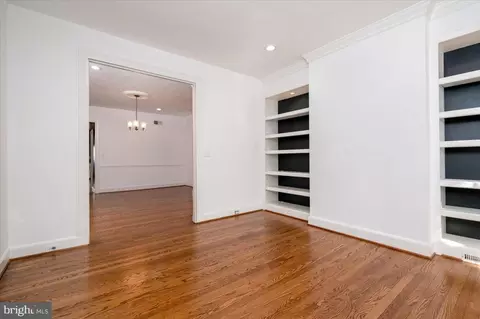 Living - 1450 Riverside Ave, Baltimore, MD 21230 photo 1 of 2