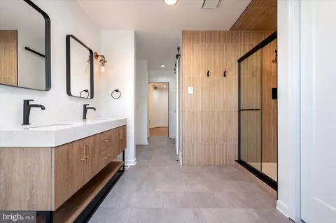 Entry Way - 1450 Riverside Ave, Baltimore, MD 21230 photo 3 of 3