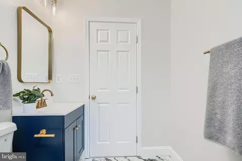 Bath - 3234 Elmley Ave, Baltimore, MD 21213 photo 3 of 6