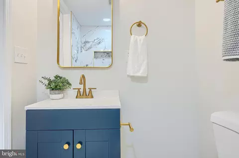 Bath - 3234 Elmley Ave, Baltimore, MD 21213 photo 6 of 6