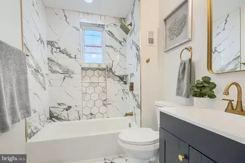 Bath - 3234 Elmley Ave, Baltimore, MD 21213 photo 1 of 6