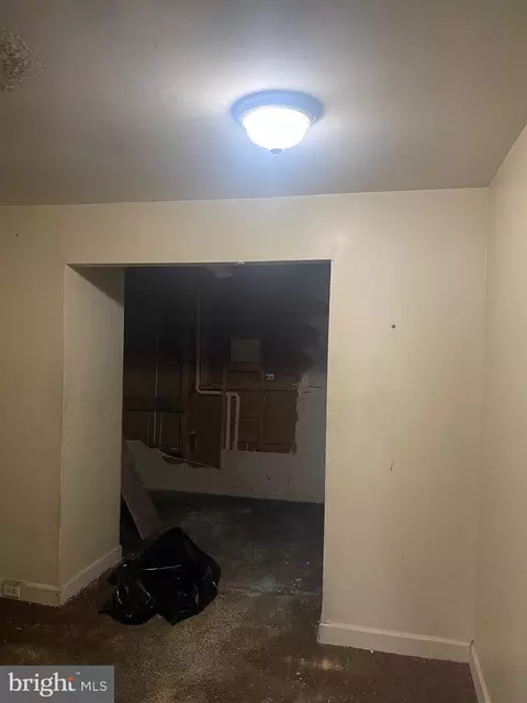 Entry Way - 302 S Payson St, Baltimore, MD 21223 photo 6 of 8