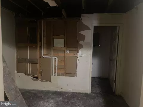 Entry Way - 302 S Payson St, Baltimore, MD 21223 photo 5 of 8