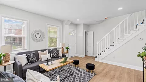 Entry Way - 3928 Grantley Rd, Baltimore, MD 21215 photo 4 of 15