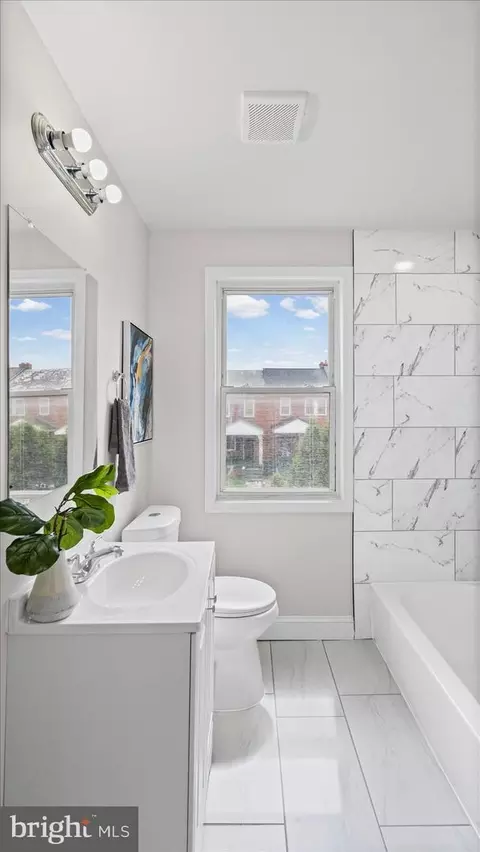 Bath - 3928 Grantley Rd, Baltimore, MD 21215 photo 3 of 4