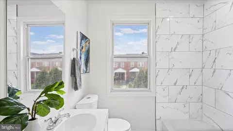 Bath - 3928 Grantley Rd, Baltimore, MD 21215 photo 2 of 4