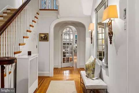 Entry Way - 216 Chancery Rd, Baltimore, MD 21218 photo 2 of 9