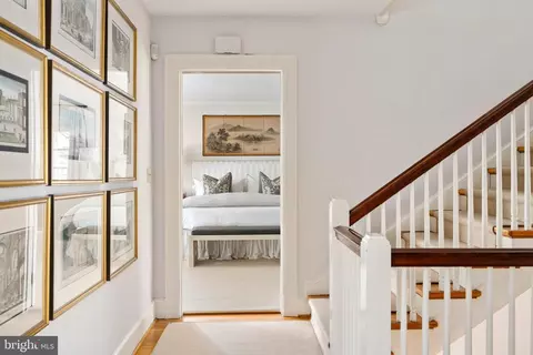 Entry Way - 216 Chancery Rd, Baltimore, MD 21218 photo 7 of 9